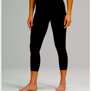 🍋🍋🍋Lululemon Align 🍋🍋🍋🍋black, perfect new condition legging 21 EUC size 6